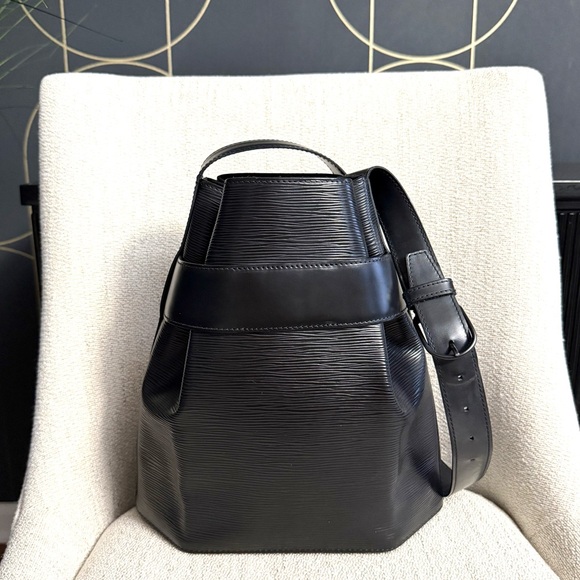 Authentic Louis Vuitton Sac de Paul PM shoulder bucket bag black Epi leather - Picture 9 of 16